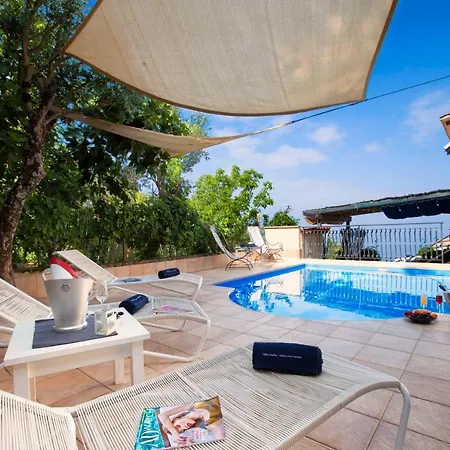 Ieisha Villa *
